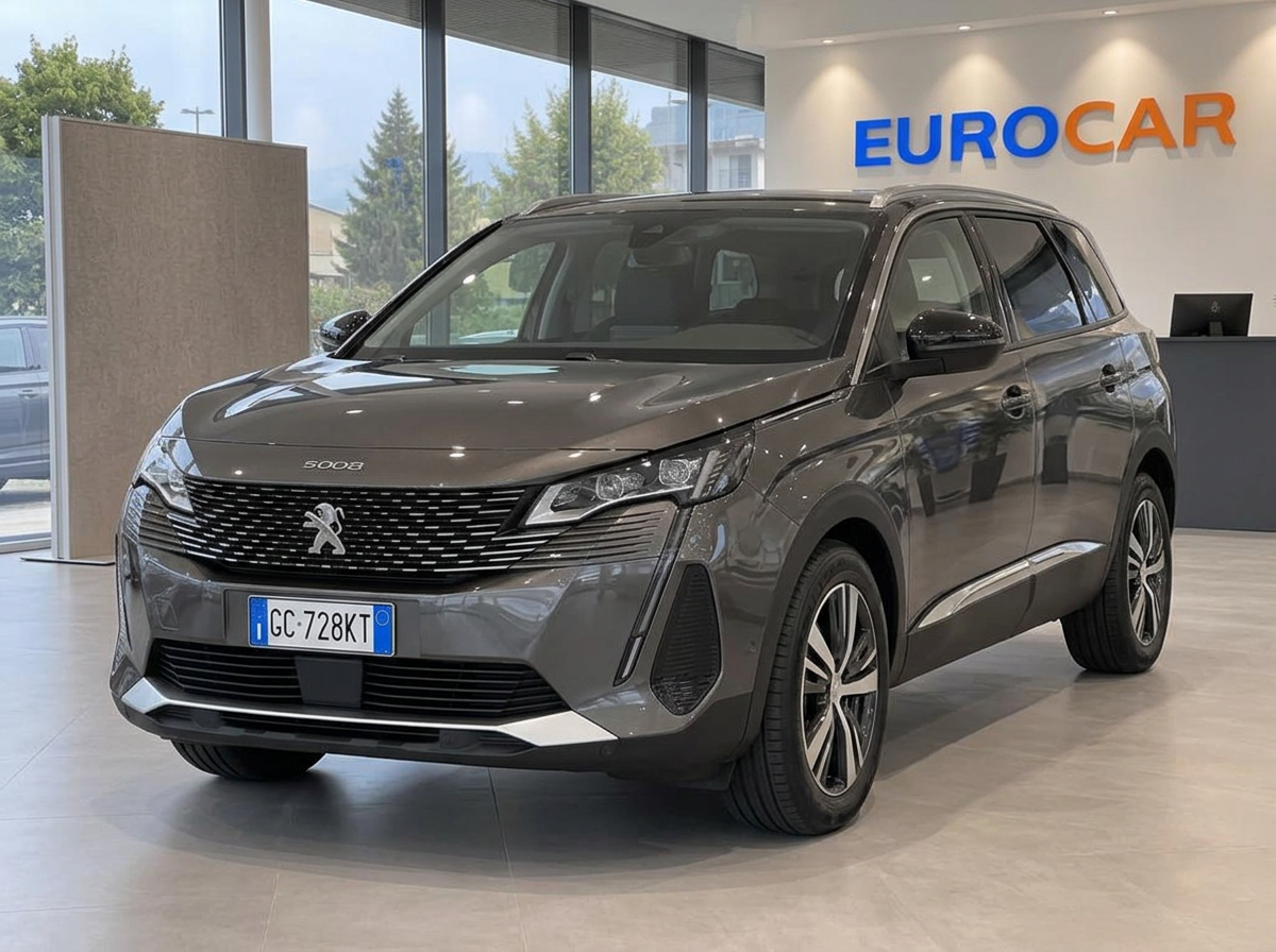 Peugeot 5008 7 posti o similare